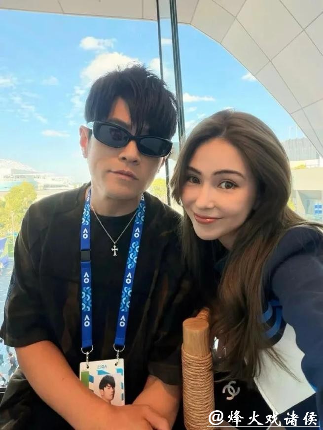 被强直性脊柱炎折磨的周杰伦,澳网状态引担忧,昆凌从导购到女老板,15岁年龄差藏不住了! 被强直性脊柱炎折磨的周杰伦,澳网状态引担忧,昆凌从导购到女老板,15岁年龄差藏不住了!